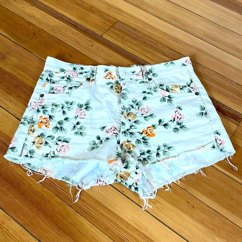 CITIZENS OF HUMANITY FLORAL CUTOFF SHORTS. Size 27